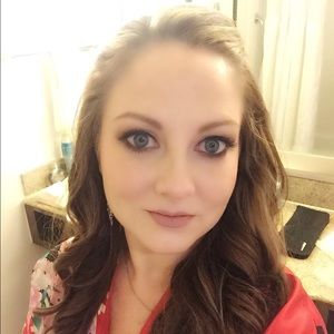 Meet your Posher, Cassandra