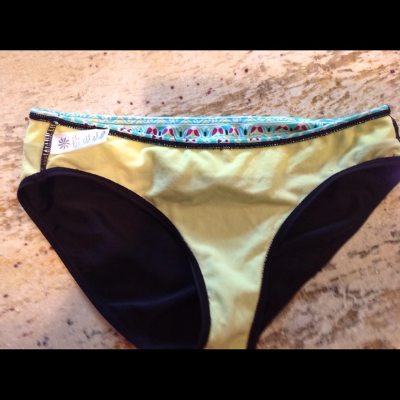 Athleta bikinis size small - Picture 4 of 7