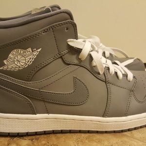 Nike Air Jordan 1 Mid grey size  11.5