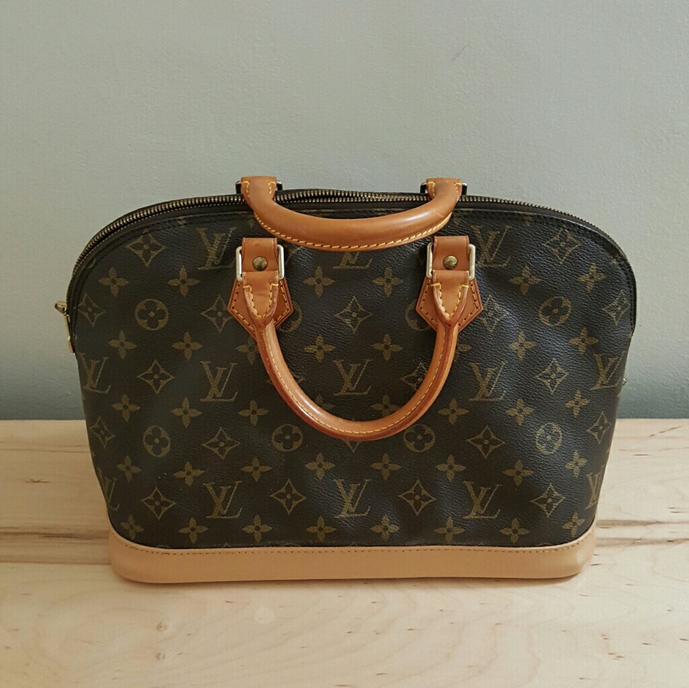 Authentic LV Alma