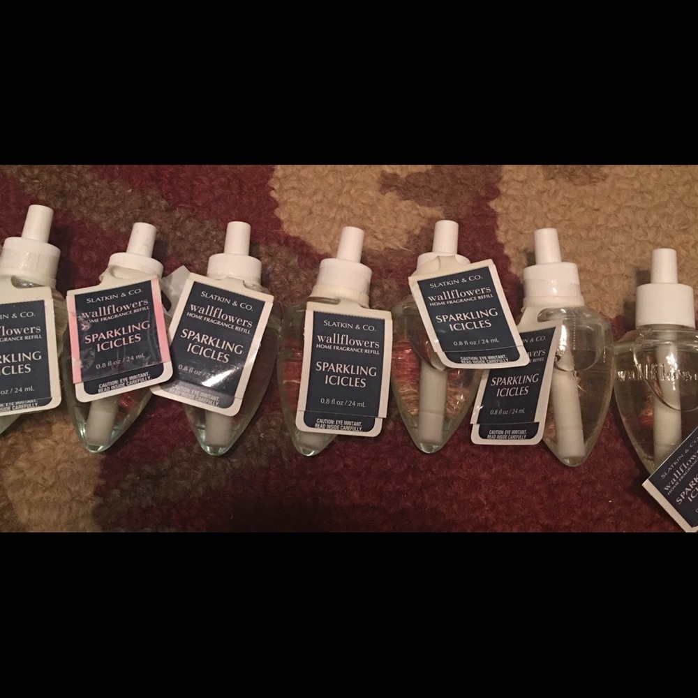 7 sealed  bath and body wall flower oils