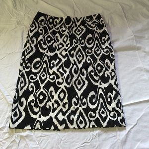 Black and white pencil skirt