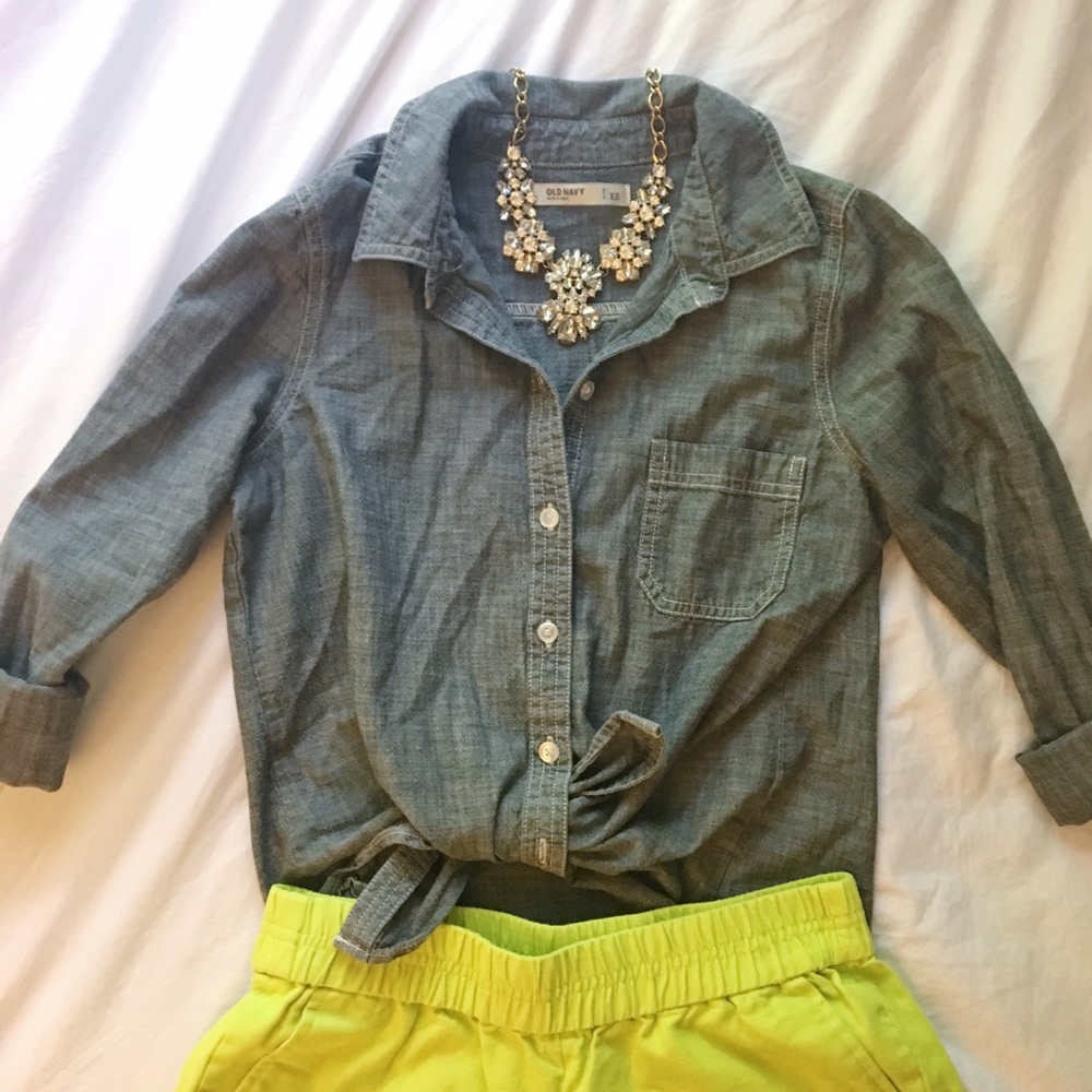 EUC Dark Gray Chambray Button-Down Top