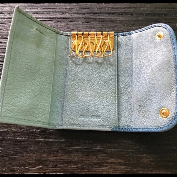 TRADE - Picture 3 of 5