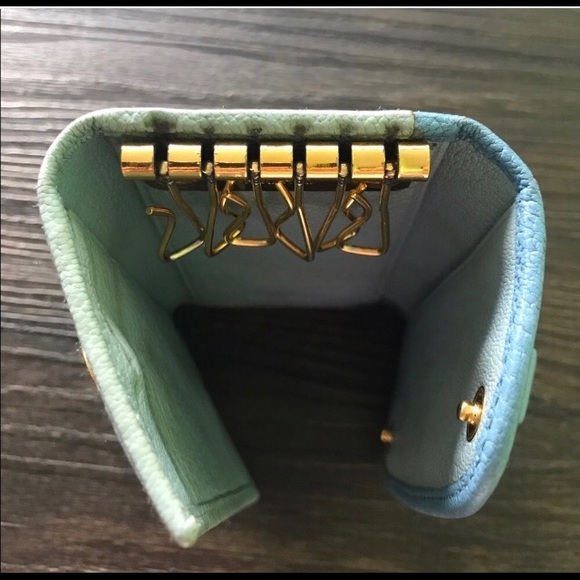 TRADE - Picture 4 of 5