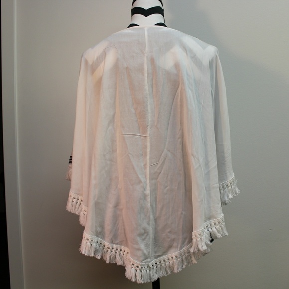 Poncho - Picture 2 of 2