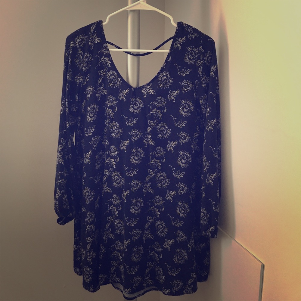 Dress - Picture 1 of 3