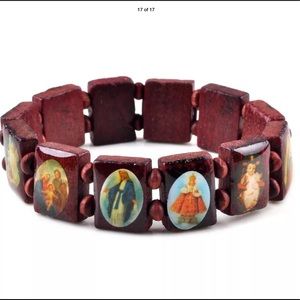 ✴ Saint wooden bead bracelet