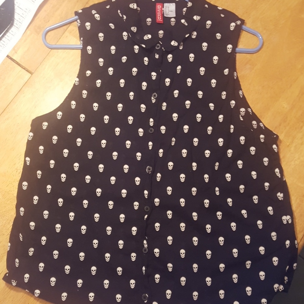 sleeveless button down shirt