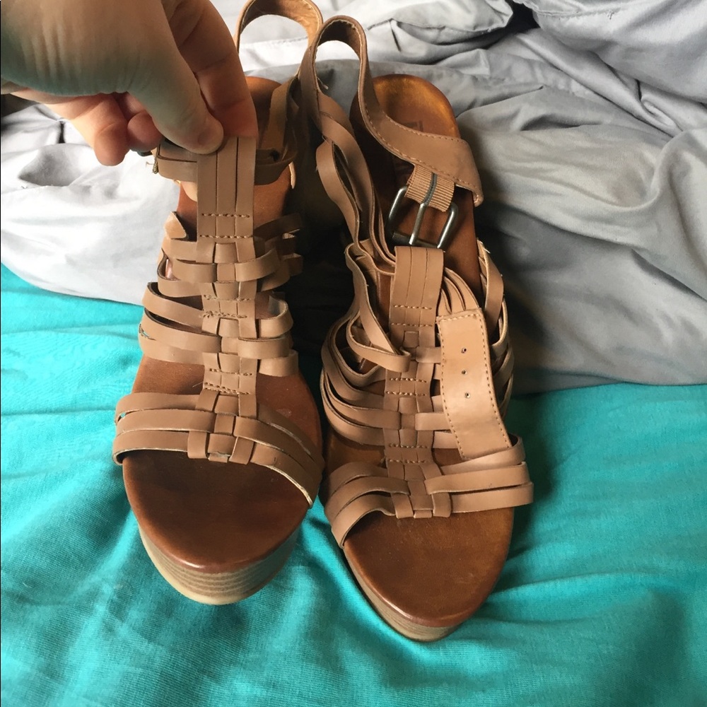 Brown/tan size 8.5-9 wedges from DSW