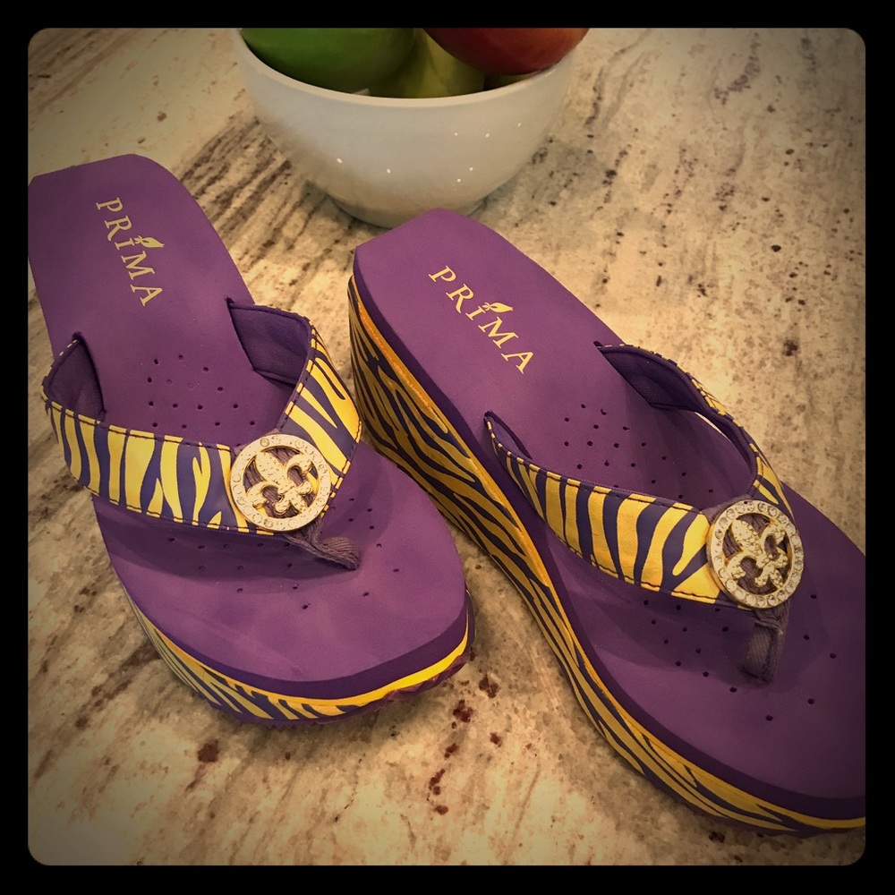 Purple and gold tiger striped wedges!💜💜