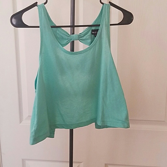 Teal tank with bows in the back - Picture 1 of 2