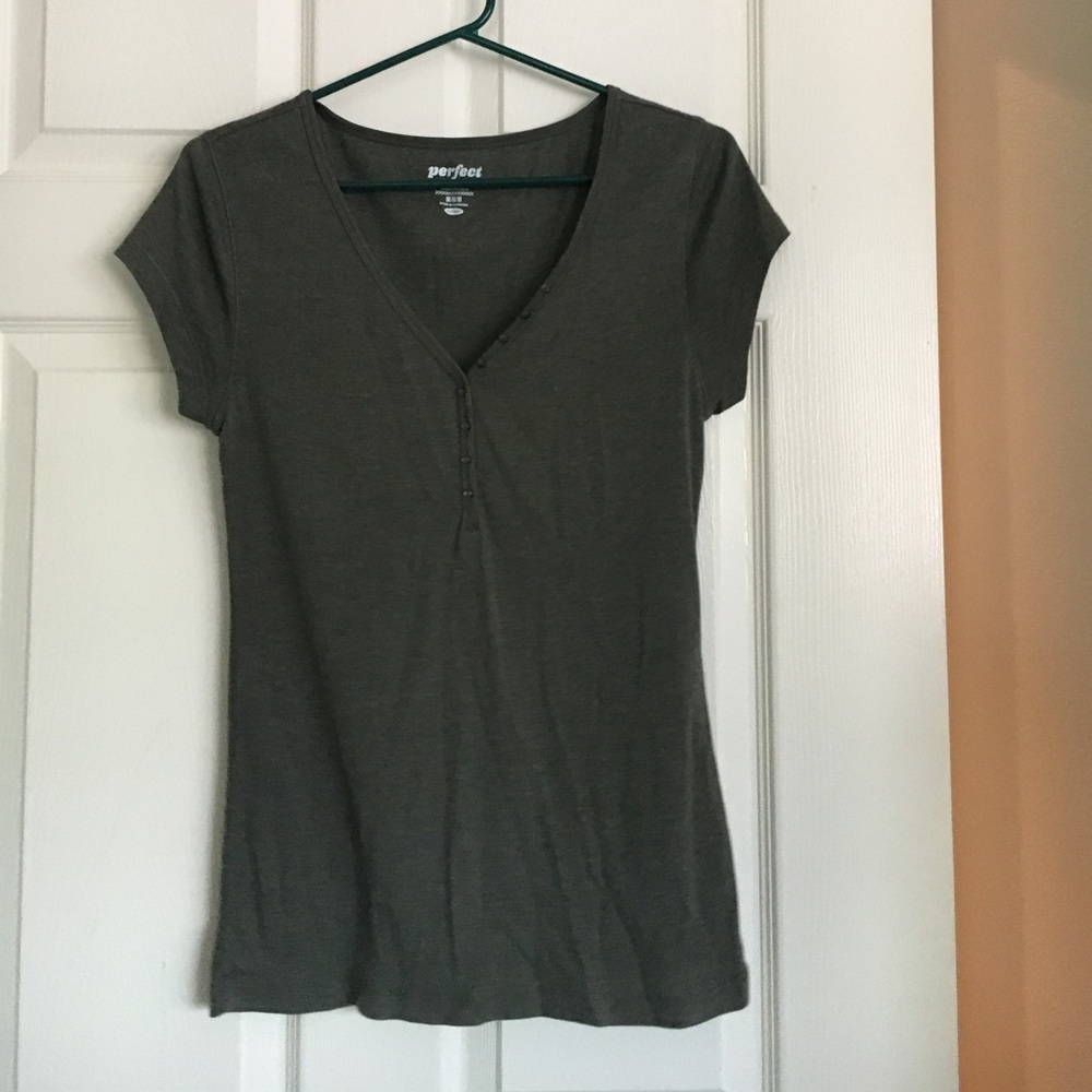 Buttoned short sleeve