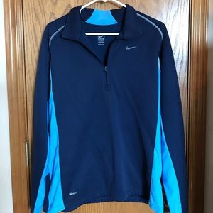 Womens Nike Pullover Size L  EUC!