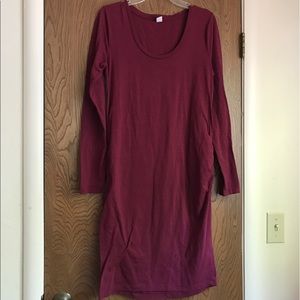 Old navy burgundy long sleeve maternity dress