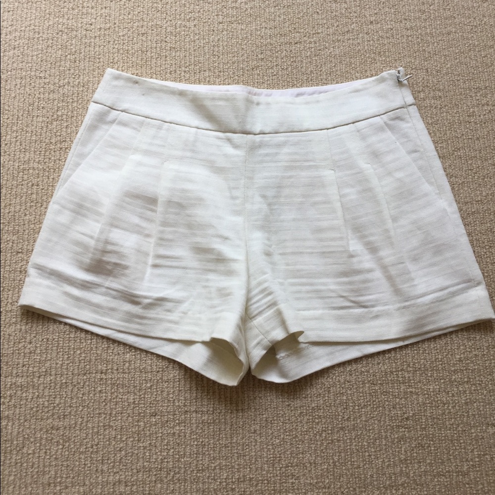 linen white shorts