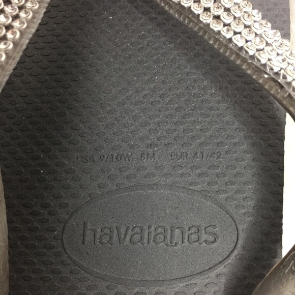 Havaianas Shoes - NWT Havaiana Gray Crystal Embellished Sandals Havaianas Shoes - NWT Havaiana Gray Crystal Embellished Sandals