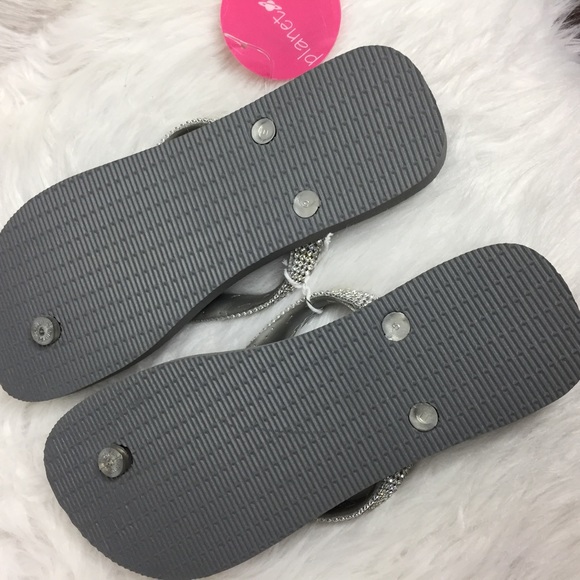 Havaianas Shoes - NWT Havaiana Gray Crystal Embellished Sandals Havaianas Shoes - NWT Havaiana Gray Crystal Embellished Sandals