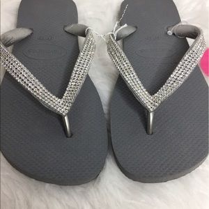 Havaianas Shoes - NWT Havaiana Gray Crystal Embellished Sandals Havaianas Shoes - NWT Havaiana Gray Crystal Embellished Sandals