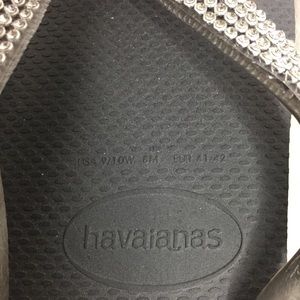 Havaianas Shoes - NWT Havaiana Gray Crystal Embellished Sandals Havaianas Shoes - NWT Havaiana Gray Crystal Embellished Sandals