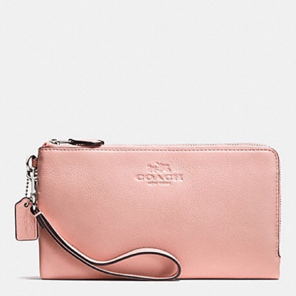 Flash Sale💥Beautiful Coach Blush Wristlet/Wallet