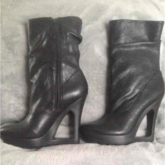 BCBG MAXAZRIA HADLEY RUNWAY BOOTS - Picture 2 of 4
