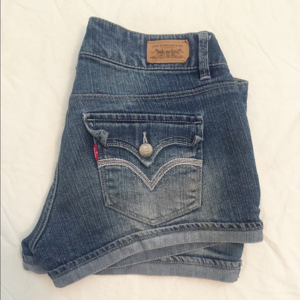 Cuffed Leg Levi's Jean Shorts