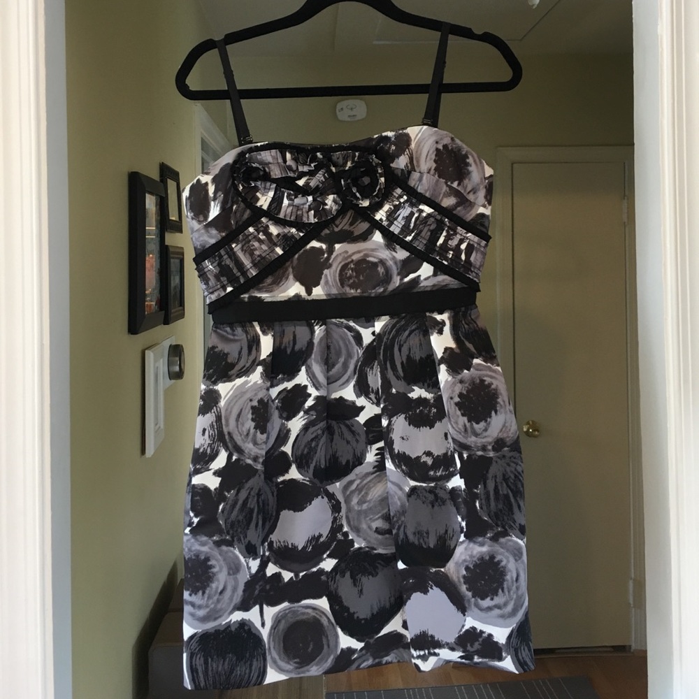 Adorable BCBG party dress!
