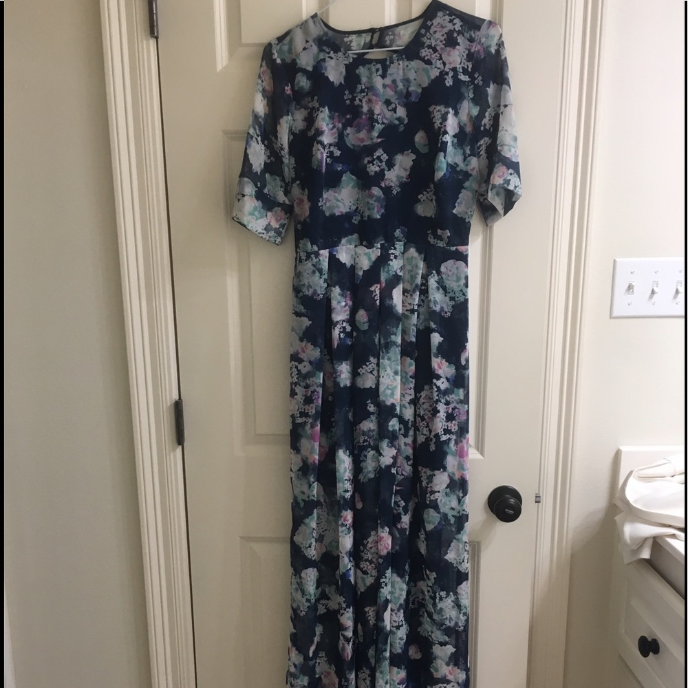 Bcbgeneration maxi dress size 4