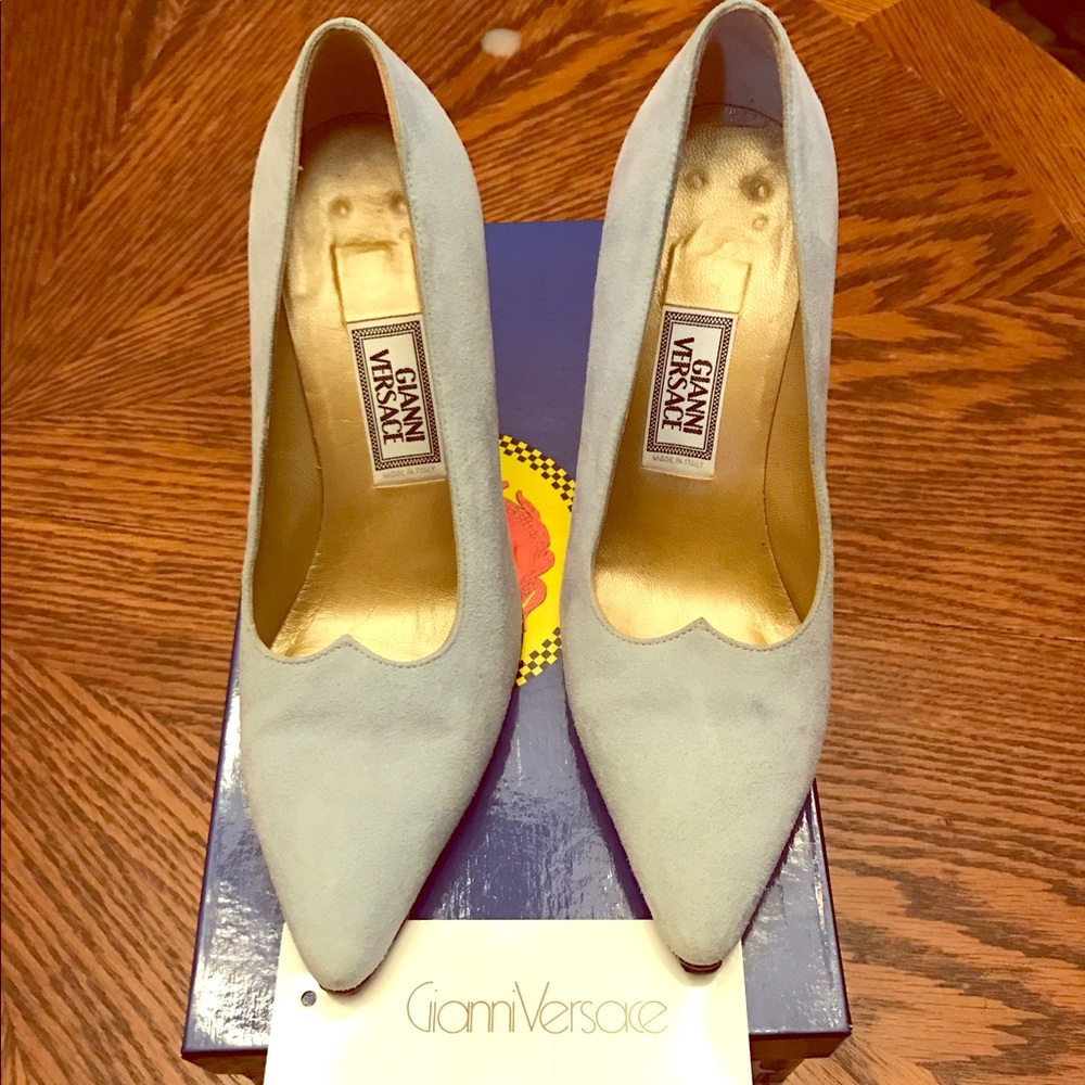 Gianni Versace suede pumps