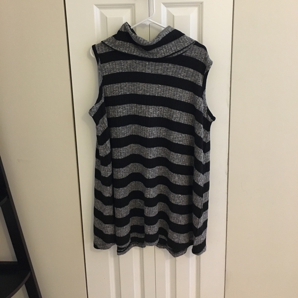 Black and Grey Sleeveless Turtleneck