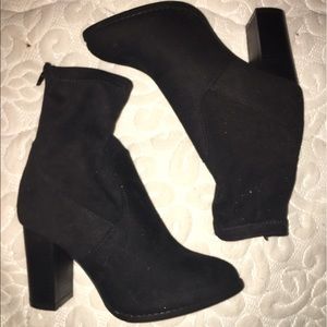 LOLASHOETIQUE BLACK ANKLE BOOTS