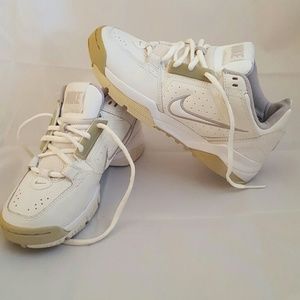 Nike shoe size 4.5Y kid