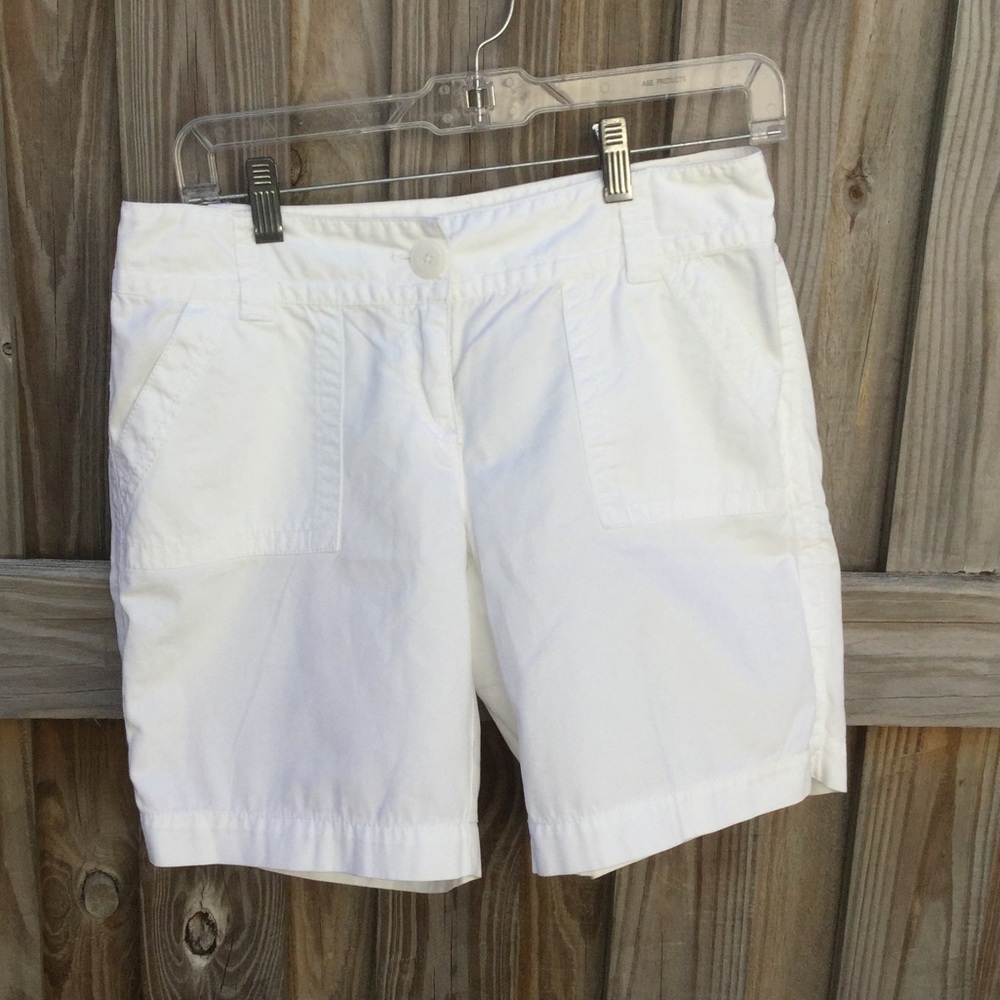 Ann Taylor Loft White Boyfriend Shorts Size 4 P