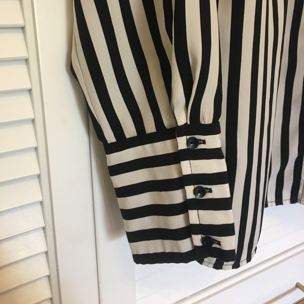 BLACK & WHITE STRIPPED BUTTON DOWN W RICK CUFFS - Picture 3 of 4