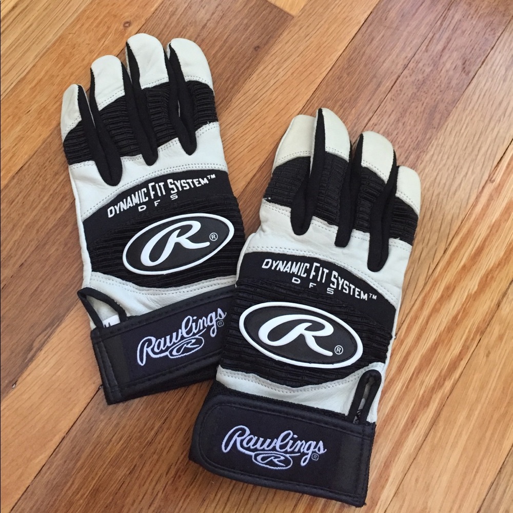 Softball batting gloves