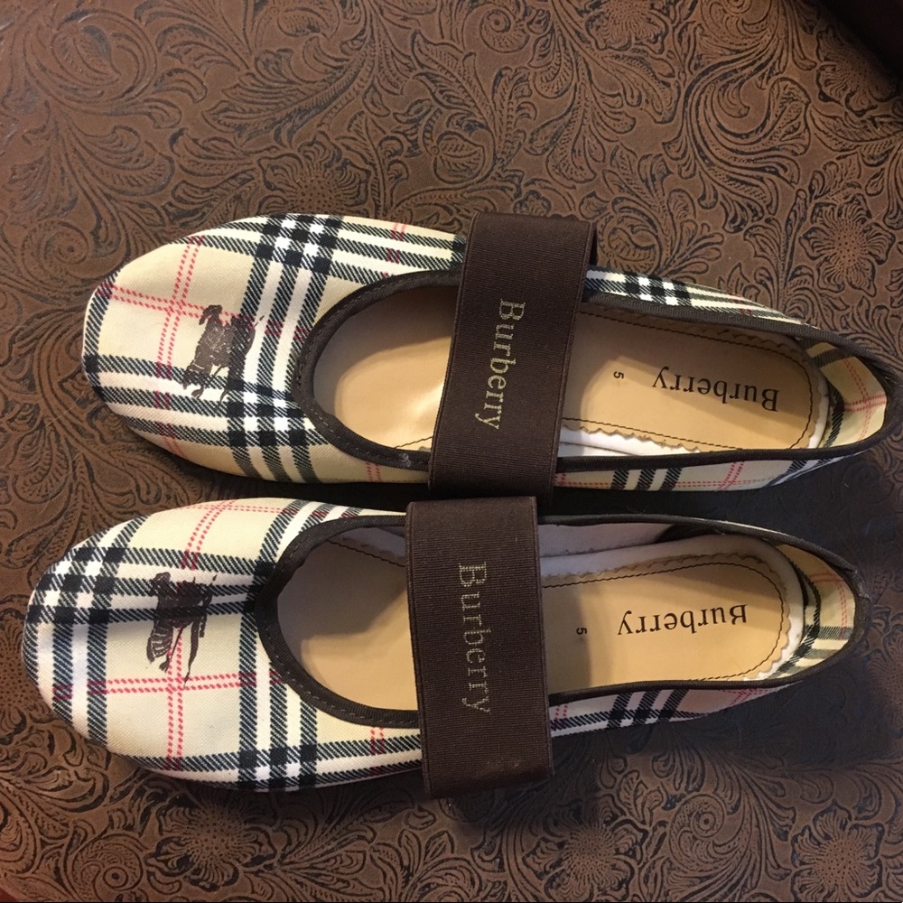 Womens Sz 7 plaid ballet flats