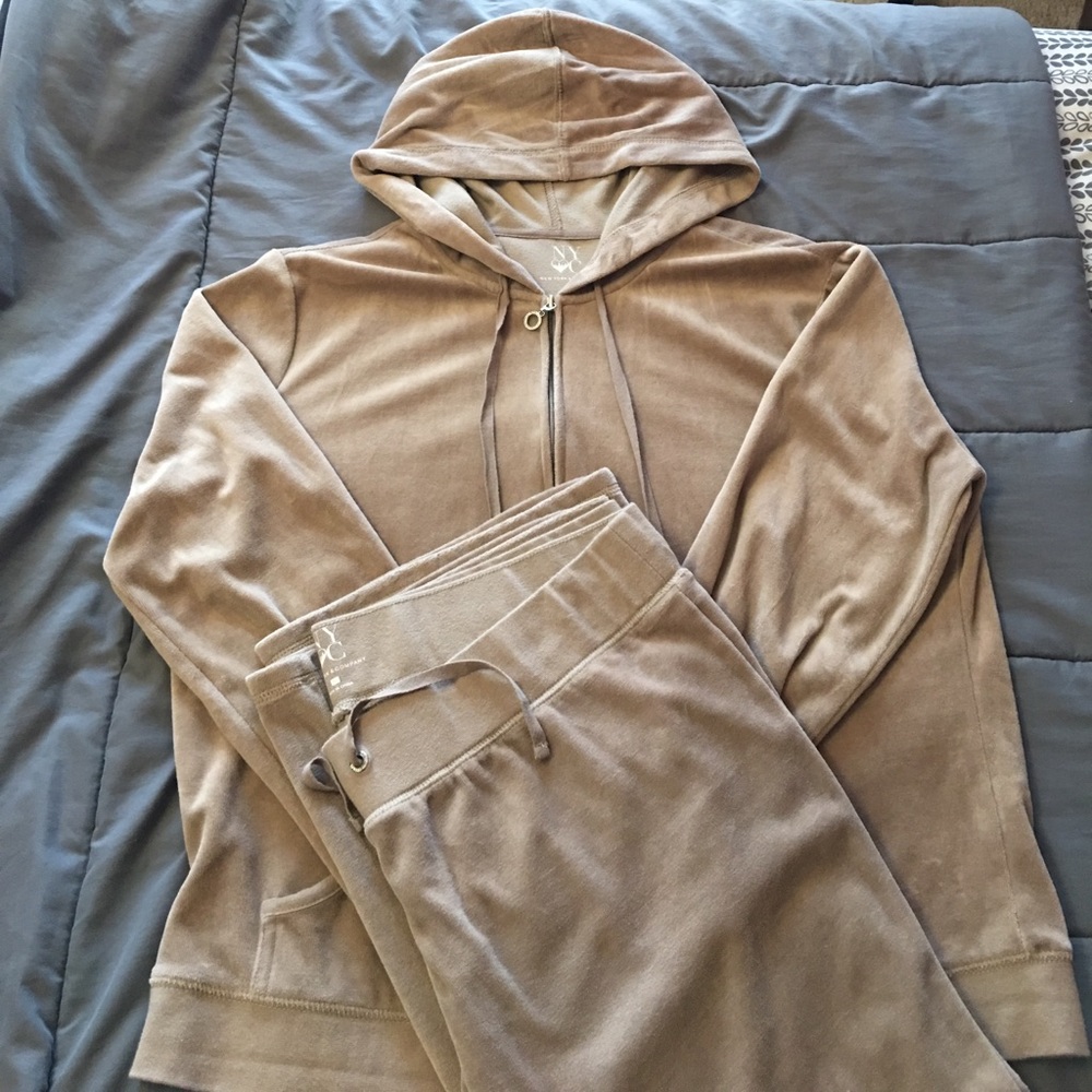 Velour sweater & pant set