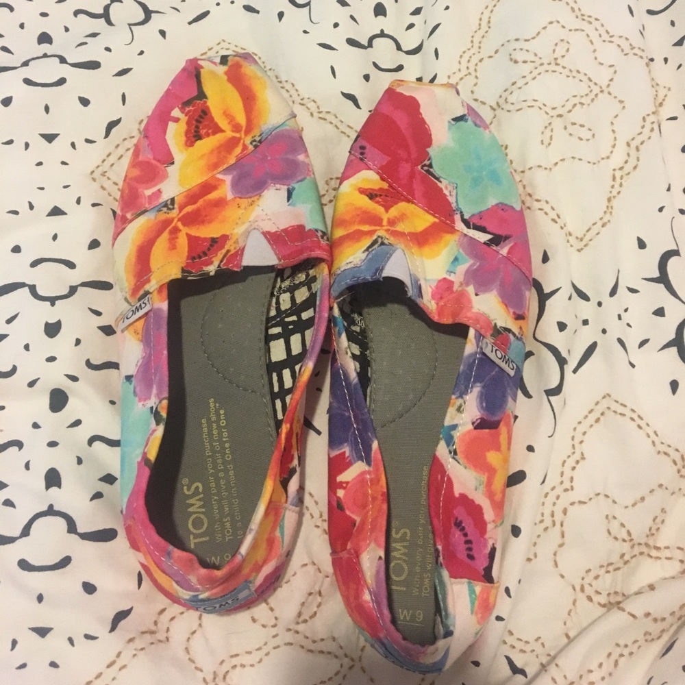 Toms