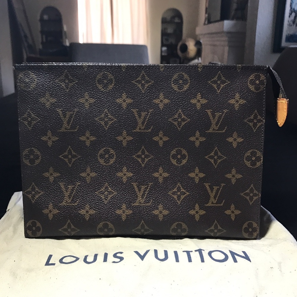 SOLD: Auth Louis Vuitton Monogram Toiletry 26
