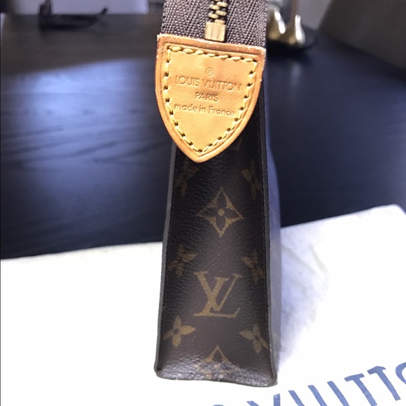 SOLD: Auth Louis Vuitton Monogram Toiletry 26 - Picture 5 of 8