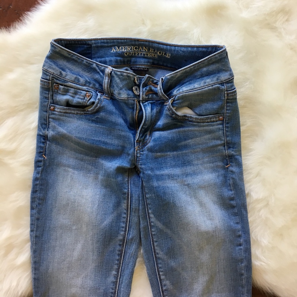 Super cute! AEO faded jeans