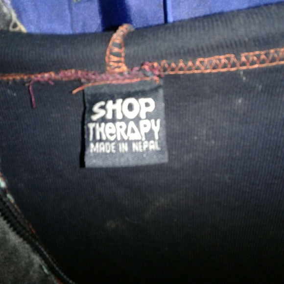 **SOLD**WOMENS'S SHOP THERAPY HOODIE ZIPPER JACKET - Picture 4 of 8
