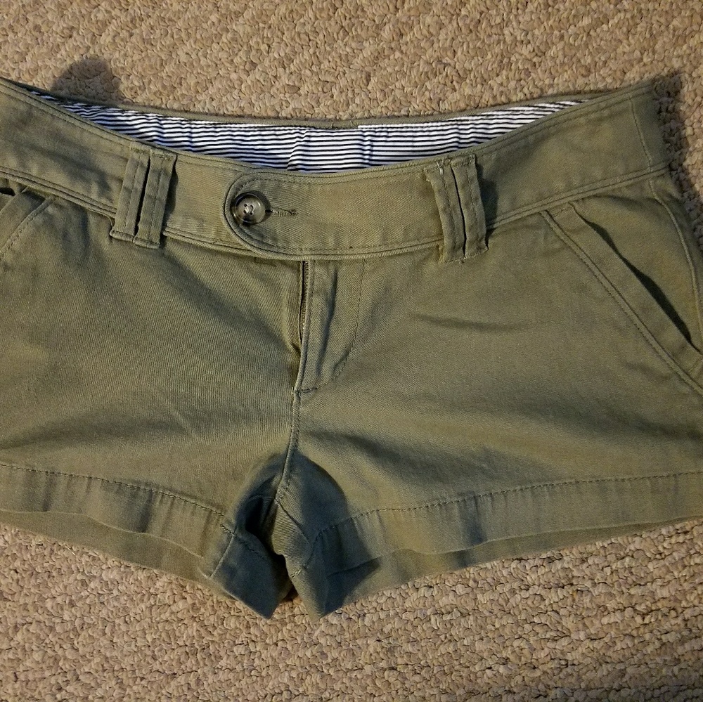Red camel shorts