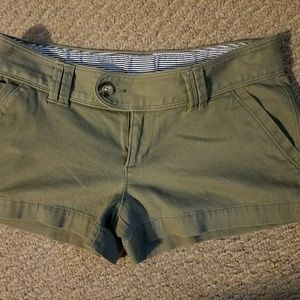 Red camel shorts