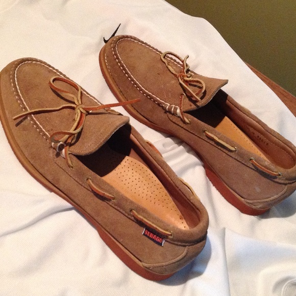 Shoes - Picture 2 of 4