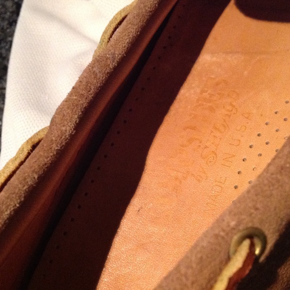 Shoes - Picture 3 of 4