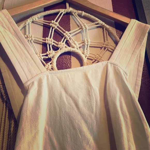 UO Open Back Linen top. - Picture 3 of 3