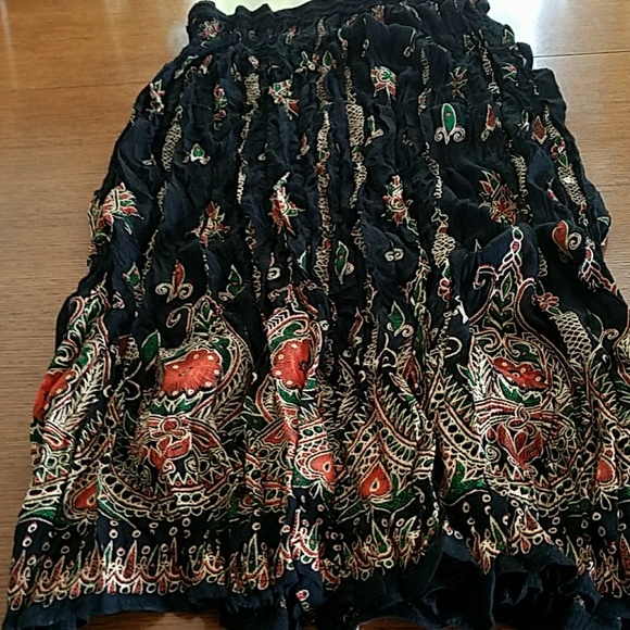 Final SALE was $25 Maxi skirt S M L - Picture 4 of 4