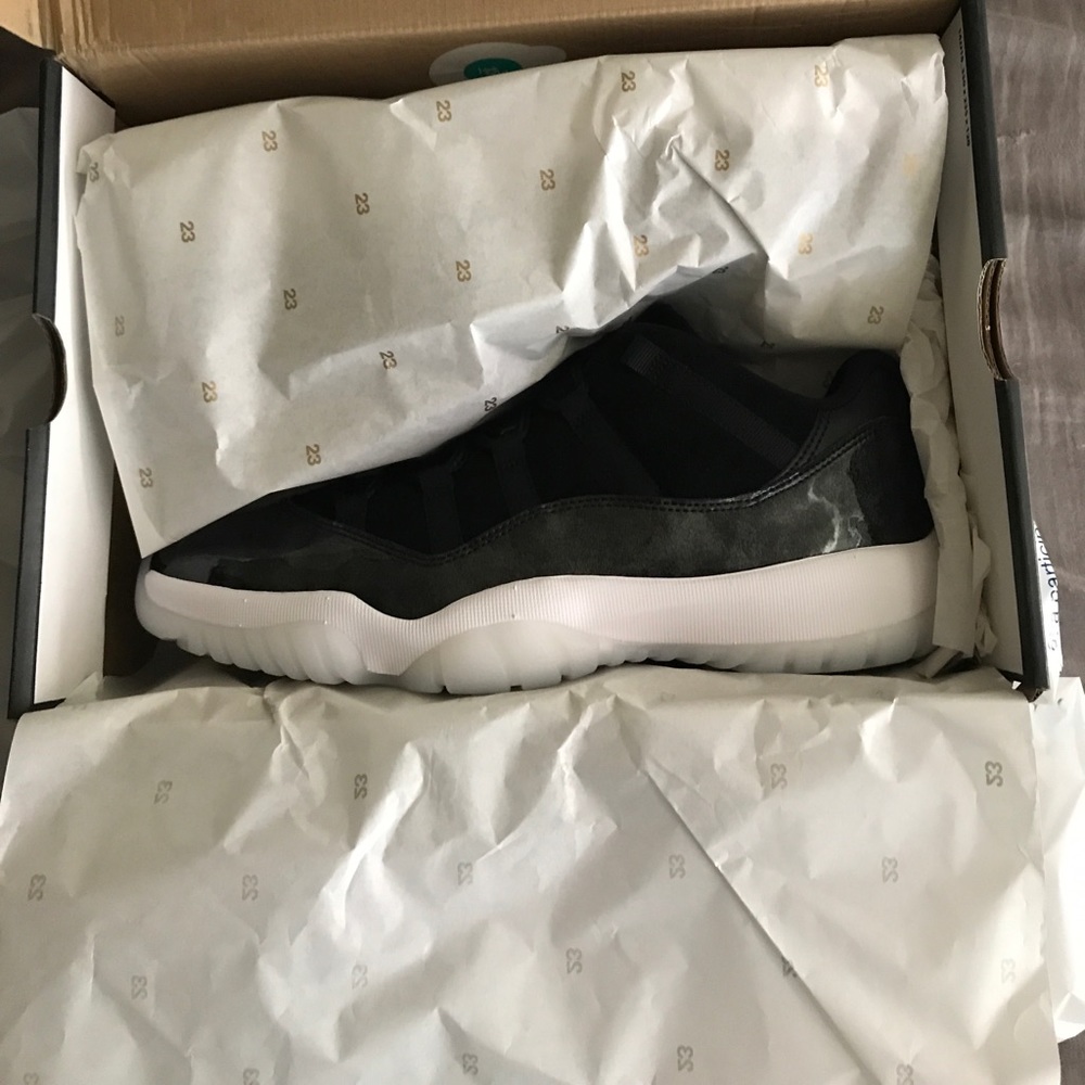 Jordan 11 barons (low)